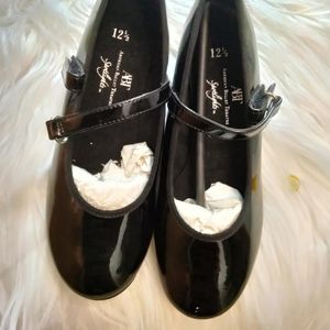BRAND NEW Tap Shoes